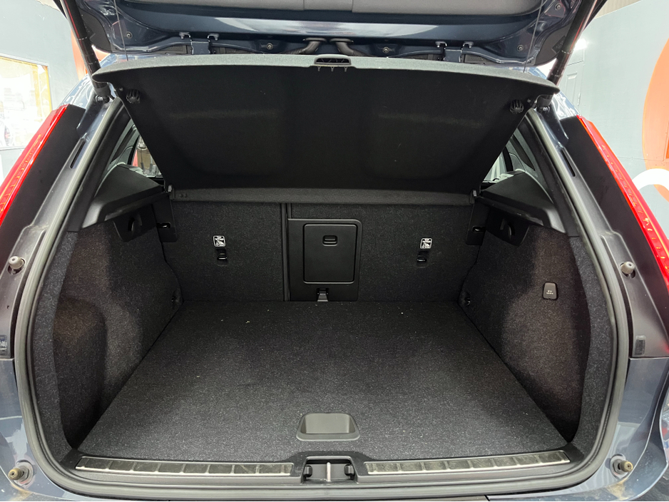 2022 Volvo XC40 2022 VOLVO XC40 RECHARGE PLUG-IN HYBRID T5 INS 1.5 AUTOMATIC / CRUISE CONTROL / 360° PARKING CAMERA / ELECTRIC MEMORY HEATED FRONT & REAR SEATS / PANORAMIC SUNROOF €36,950