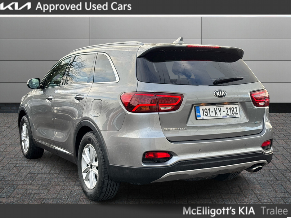 2019 Kia Sorento - image 2