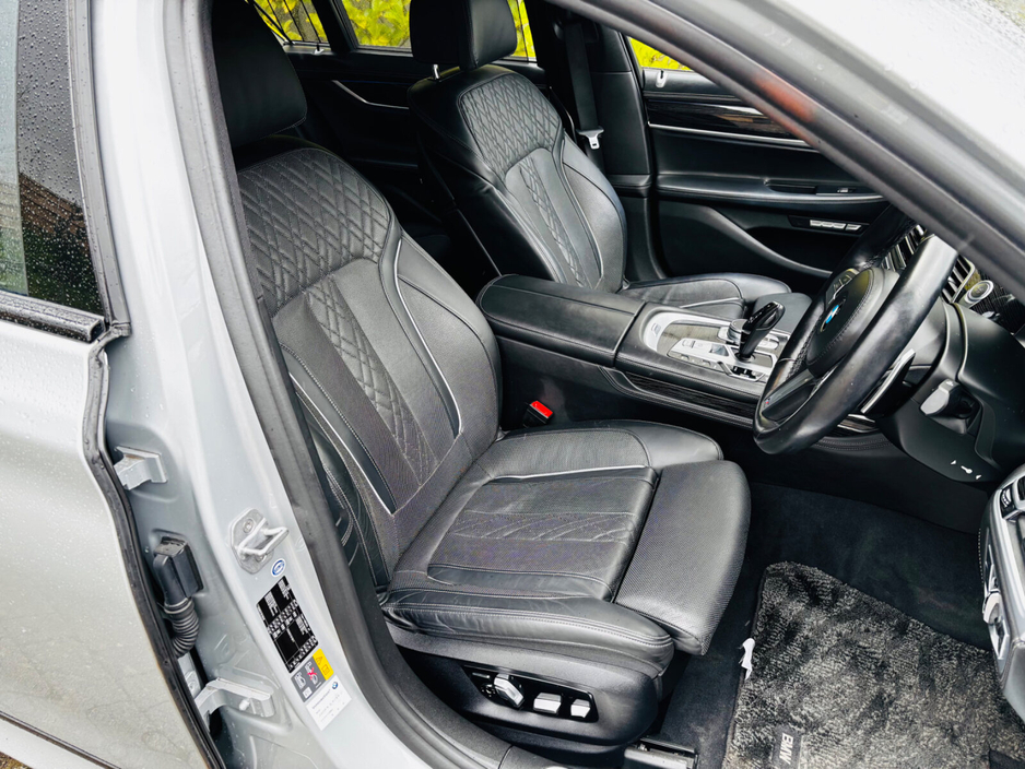 2018 BMW 7 Series - image 7