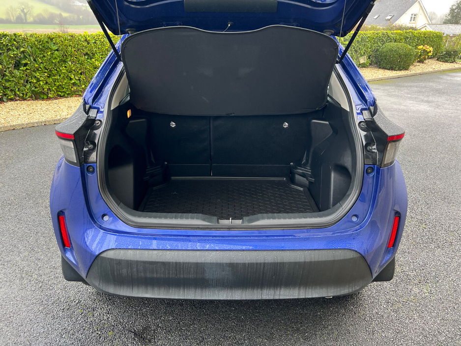 2023 Toyota Yaris Cross 1.5 Hybrid CVT Luna €22,950