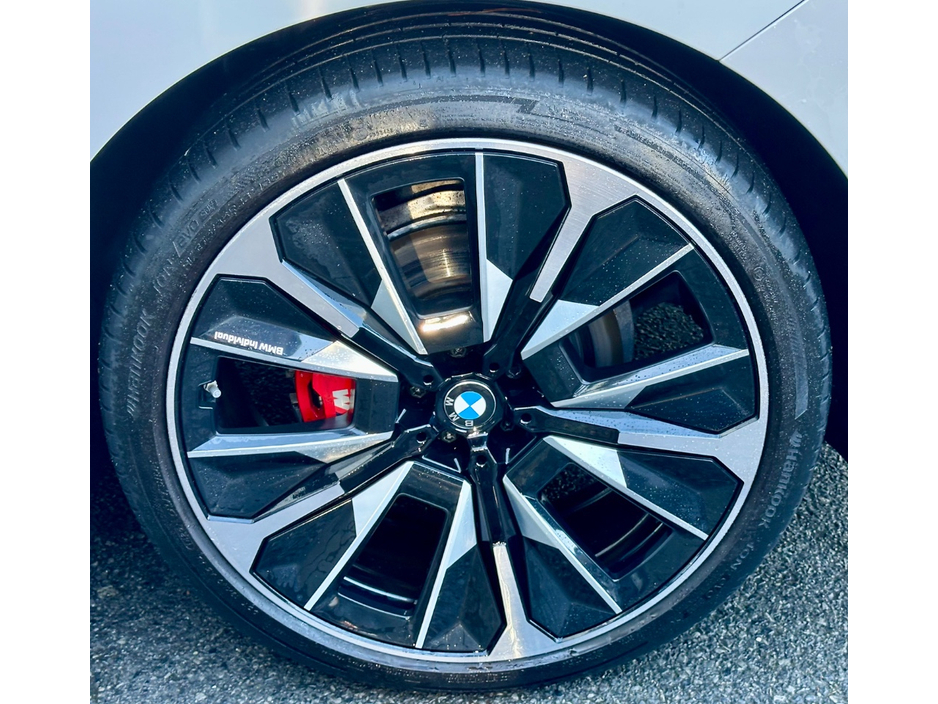 2025 BMW iX - image 23