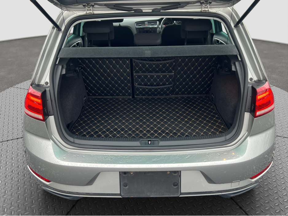 2018 Volkswagen Golf 2018 Volkswagen Golf 1.2 TSI Automatic €17,950