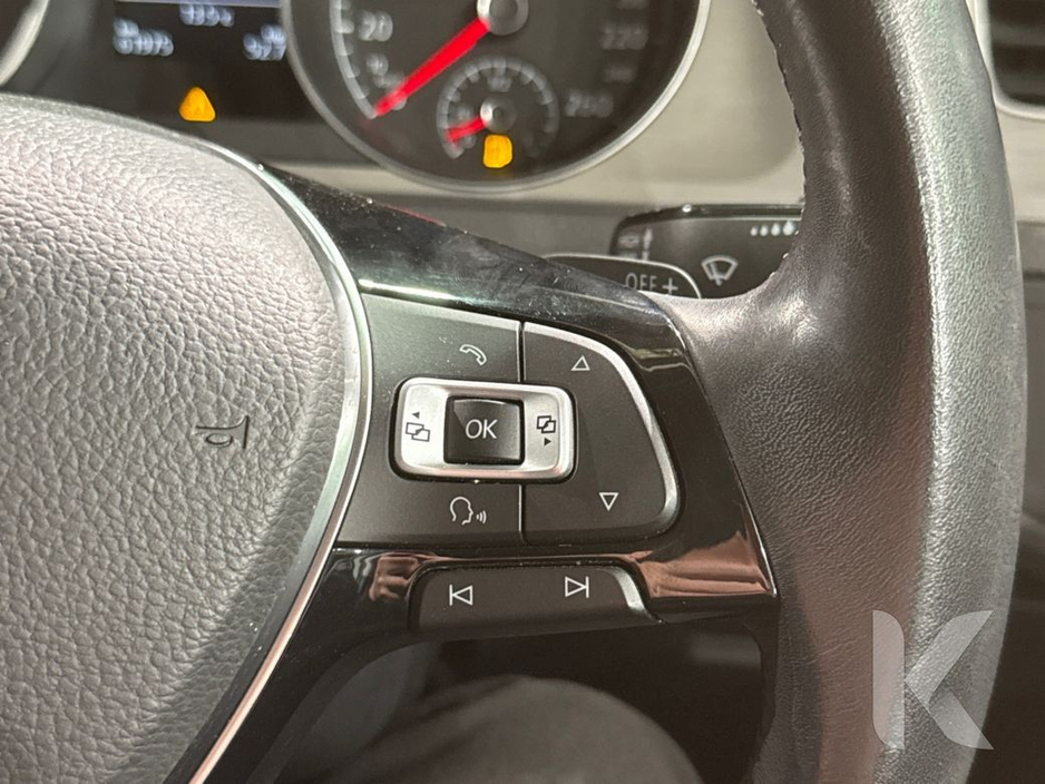 2016 Volkswagen Golf - image 19