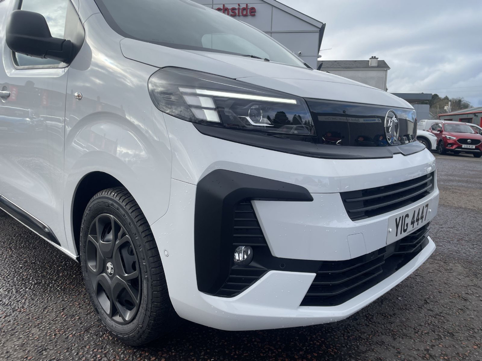 2025 Opel Vivaro - image 9