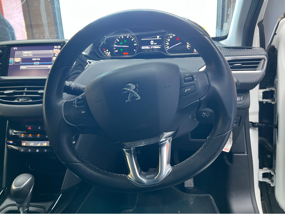 2017 Peugeot 2008 €12950! 2017 PEUGEOT 2008 1.2 AUTOMATIC €12,950