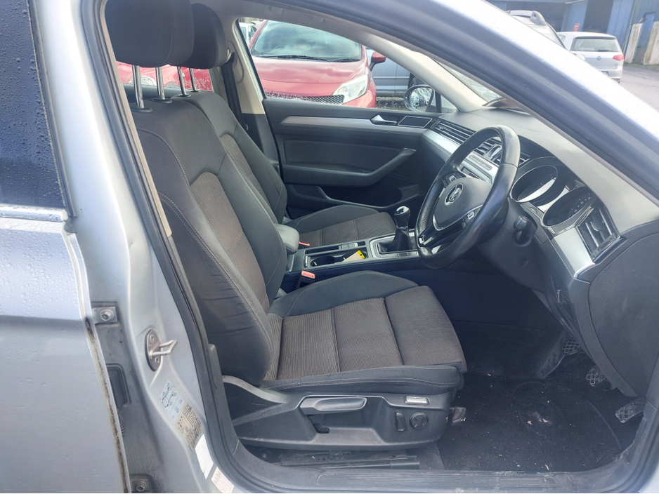 2015 Volkswagen Passat 1.6 TDI SE BLUEMOTION 120PS 4DR €12,000