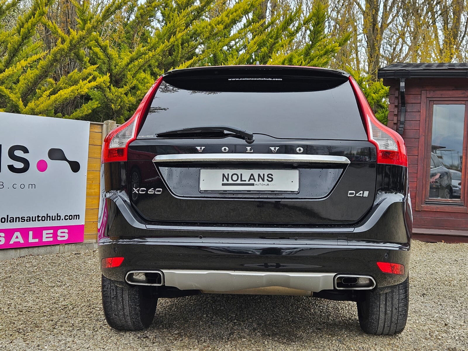 2016 Volvo XC60 - image 11