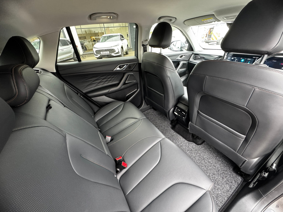 2025 MG HS - image 14