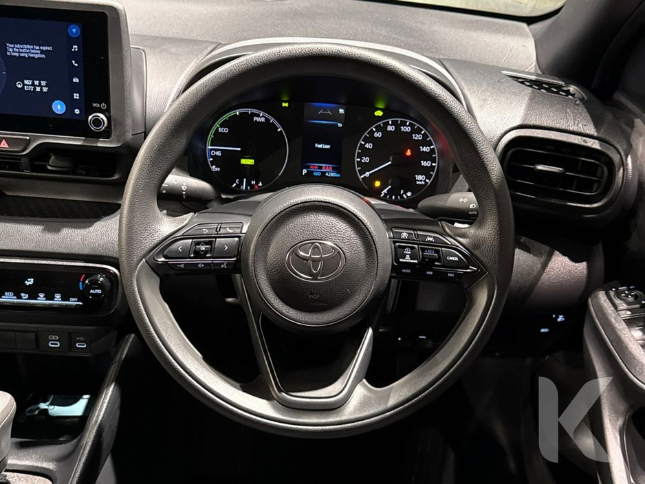 2024 Toyota Yaris - image 14