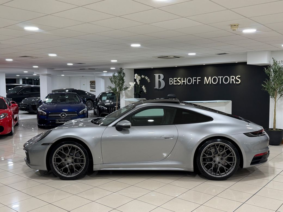 2020 Porsche 911 - image 6