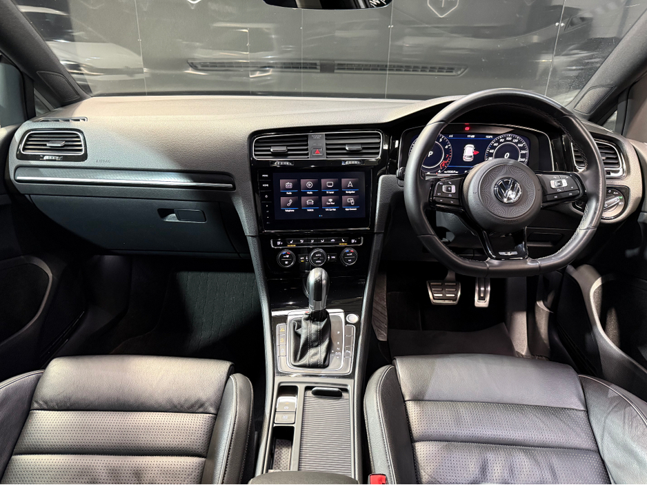 2018 Volkswagen Golf - image 17