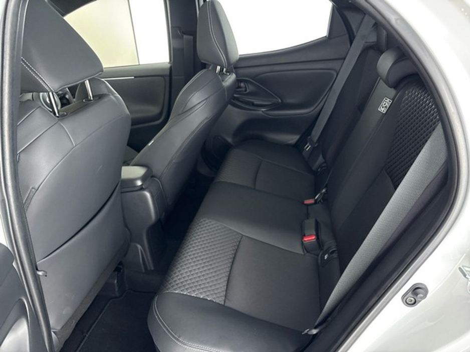 2025 Toyota Yaris HYBRID PLATINUM €31,950