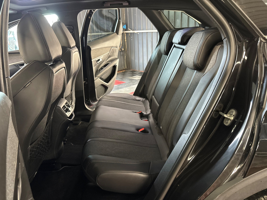 2017 Peugeot 3008 - image 15