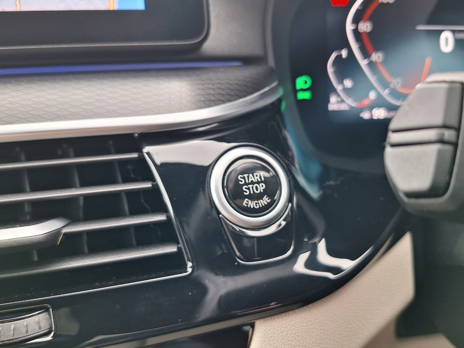 2023 BMW 5 Series - image 18