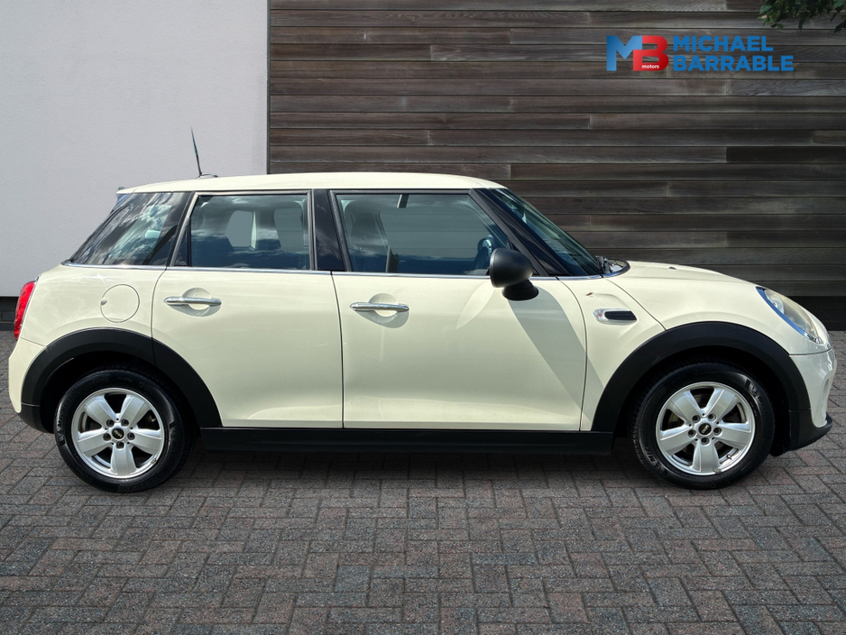 2015 MINI Cooper - image 4