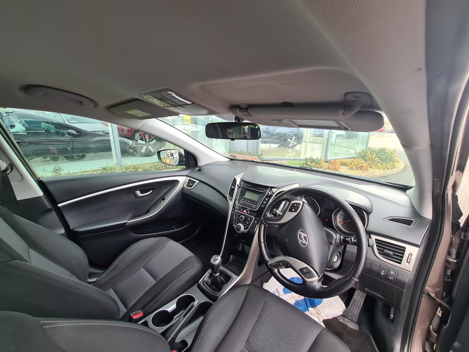 2013 Hyundai i30 - image 10
