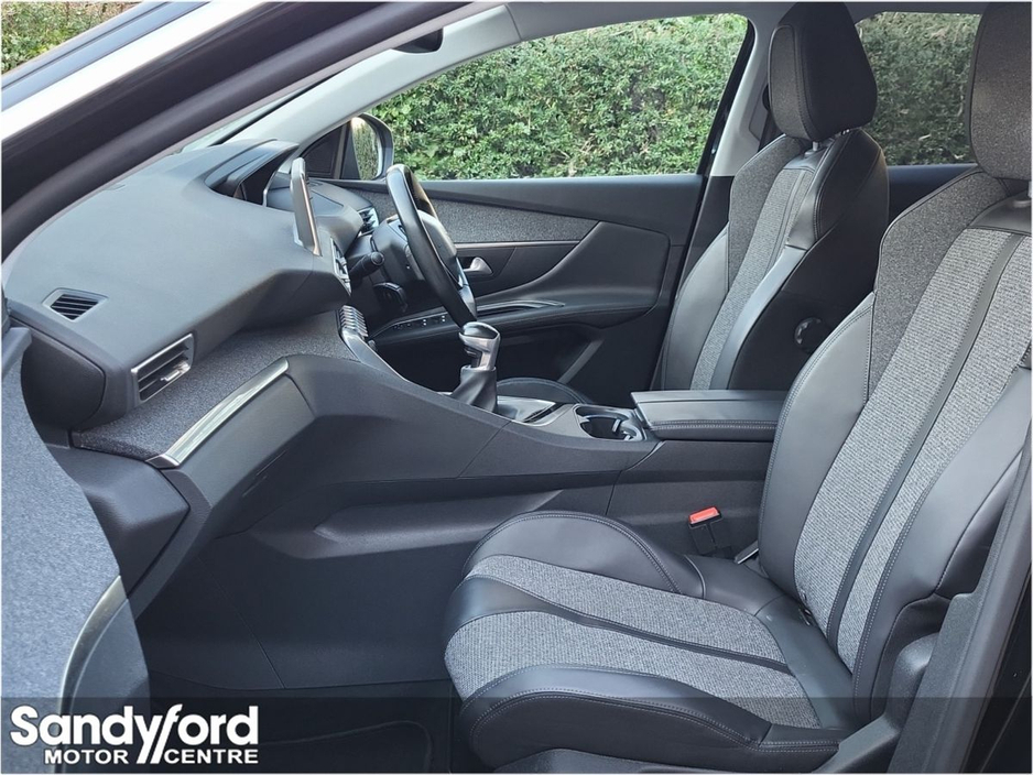 2018 Peugeot 3008 - image 11