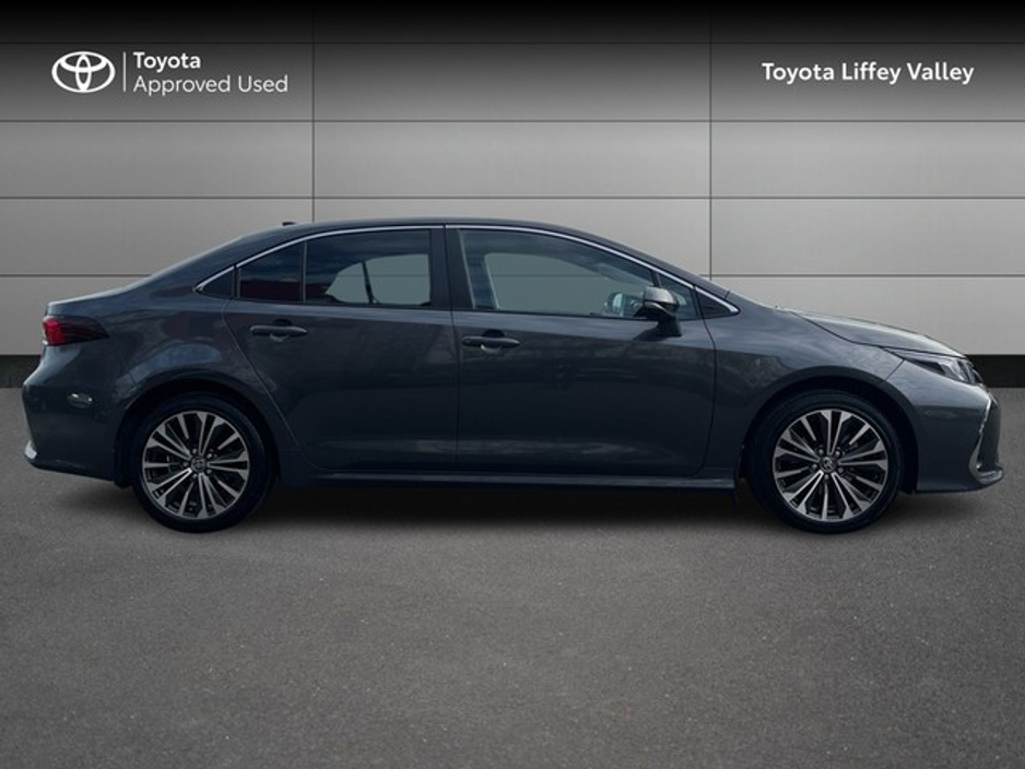 2023 Toyota Corolla - image 3