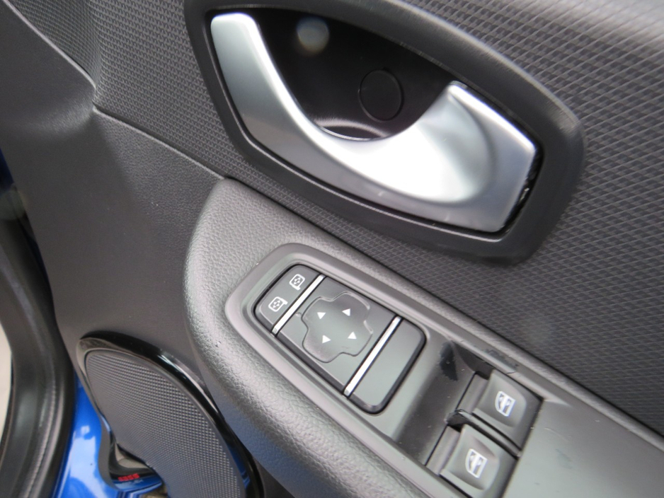 2019 Renault Clio - image 11