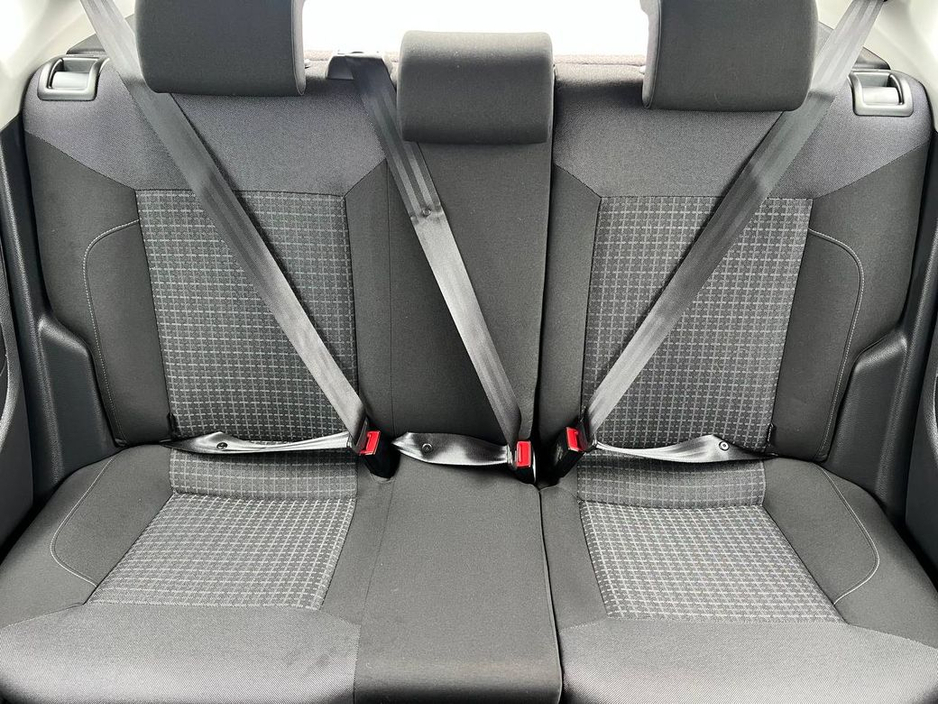 2015 Volkswagen Polo - image 12