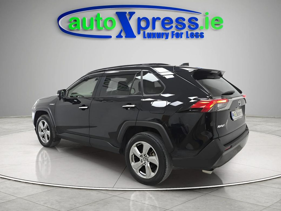 2021 Toyota Rav4 - image 7