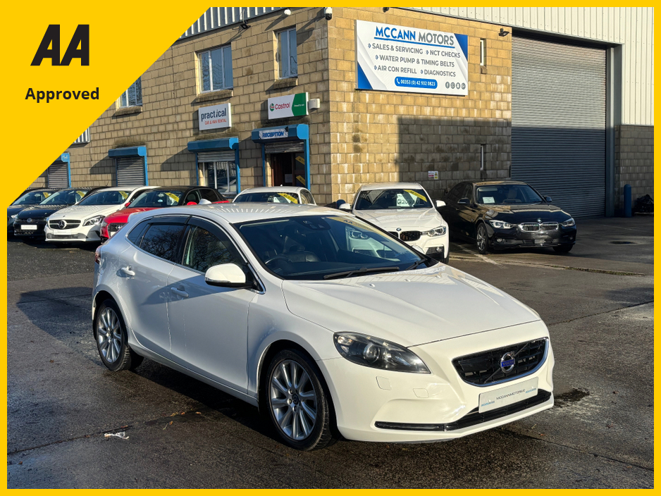 2014 Volvo V40 1.6T4 SE 5DR AUTO FULLY LOADED WITH EXTRAS €11,450