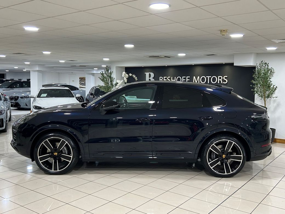 2023 Porsche Cayenne - image 6