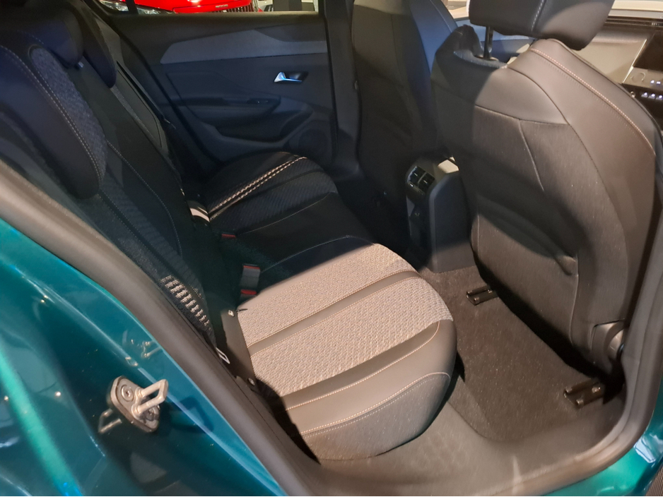 2026 Peugeot 308 ALLURE HYBRID 145BHP STD 4 €33,950