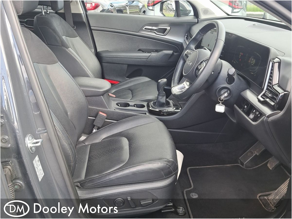 2025 Kia Sportage - image 11