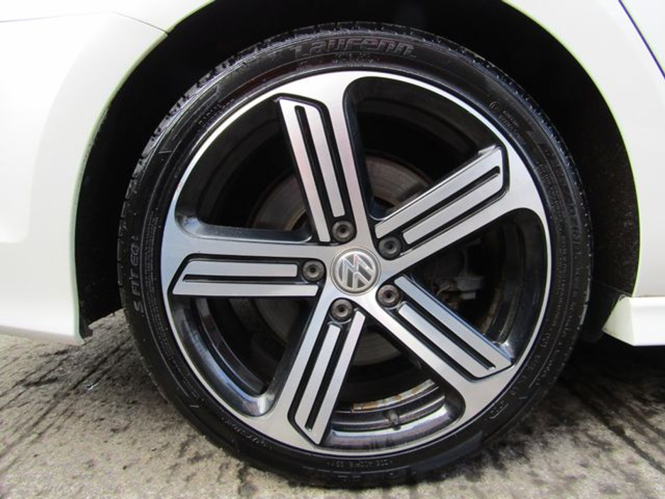 2015 Volkswagen Golf GOLF R ESTATE AWD 5DR Auto €21,950