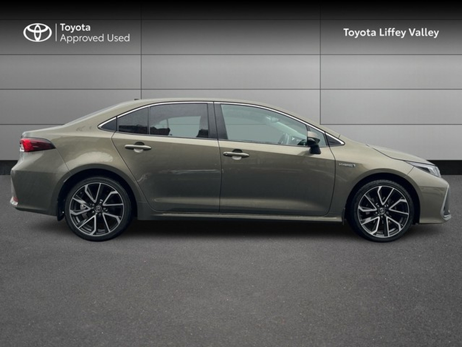 2020 Toyota Corolla - image 3