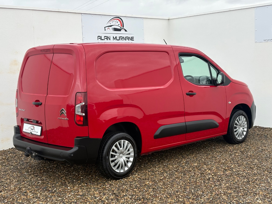 2022 Citroen Berlingo - image 7