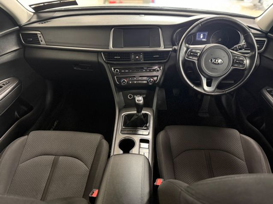 2017 Kia Optima - image 5