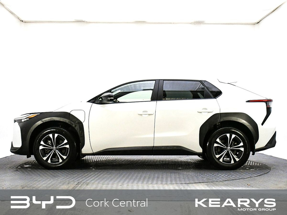 2025 Toyota bZ4X - image 3