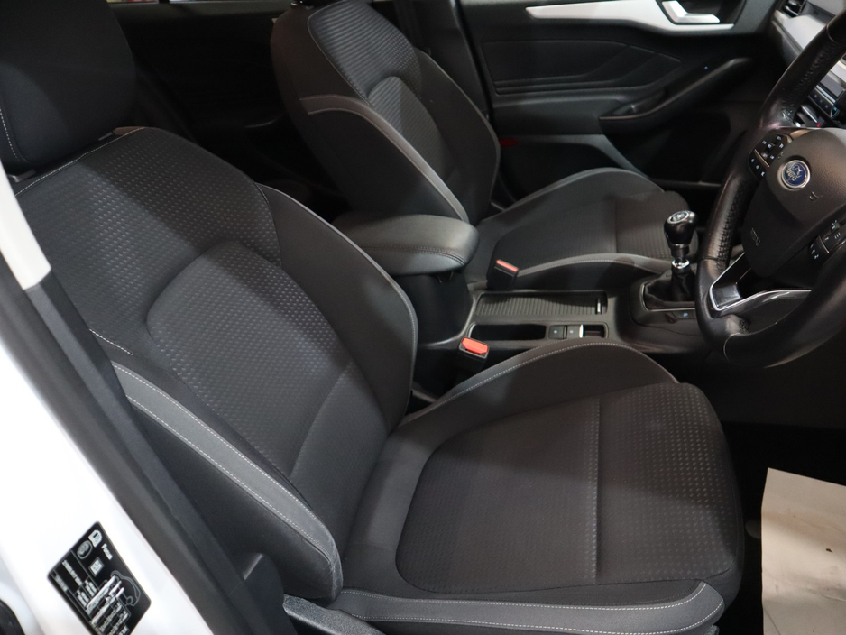 2019 Ford Focus - image 23