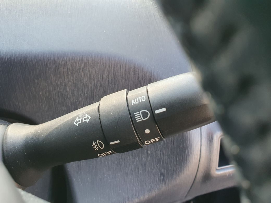 2018 Toyota Prius+ - image 13