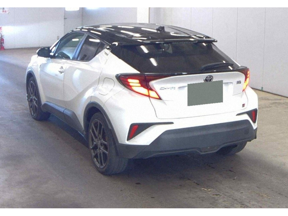 2019 Toyota C-HR - image 10