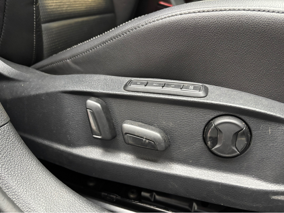 2018 Volkswagen Golf - image 12