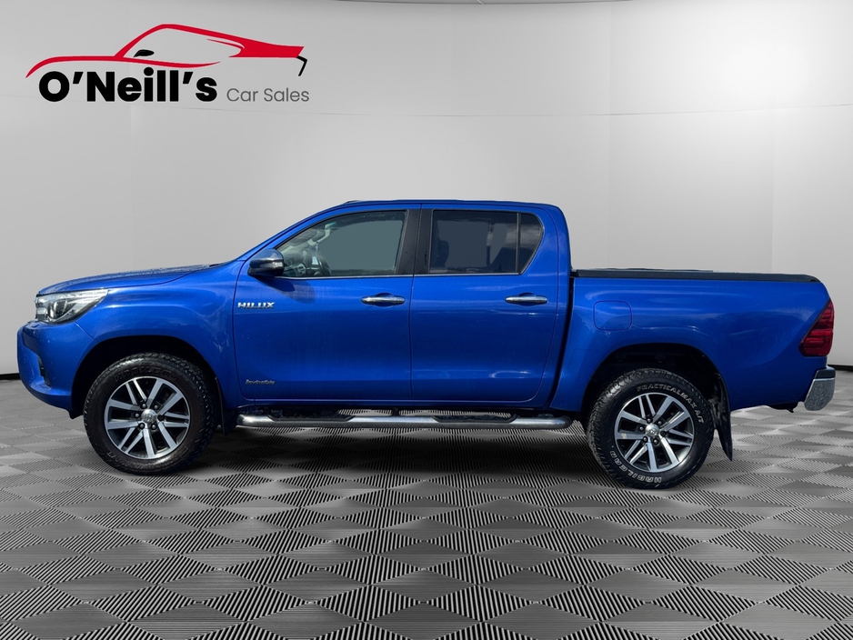 2017 Toyota Hilux - image 6