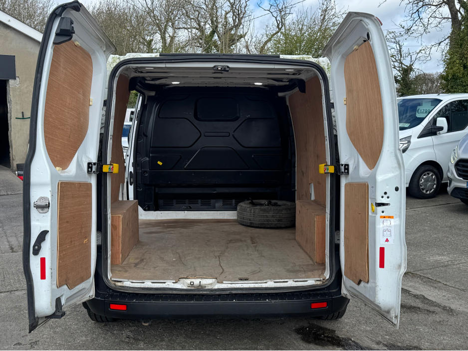 2022 Ford Transit Custom - image 6