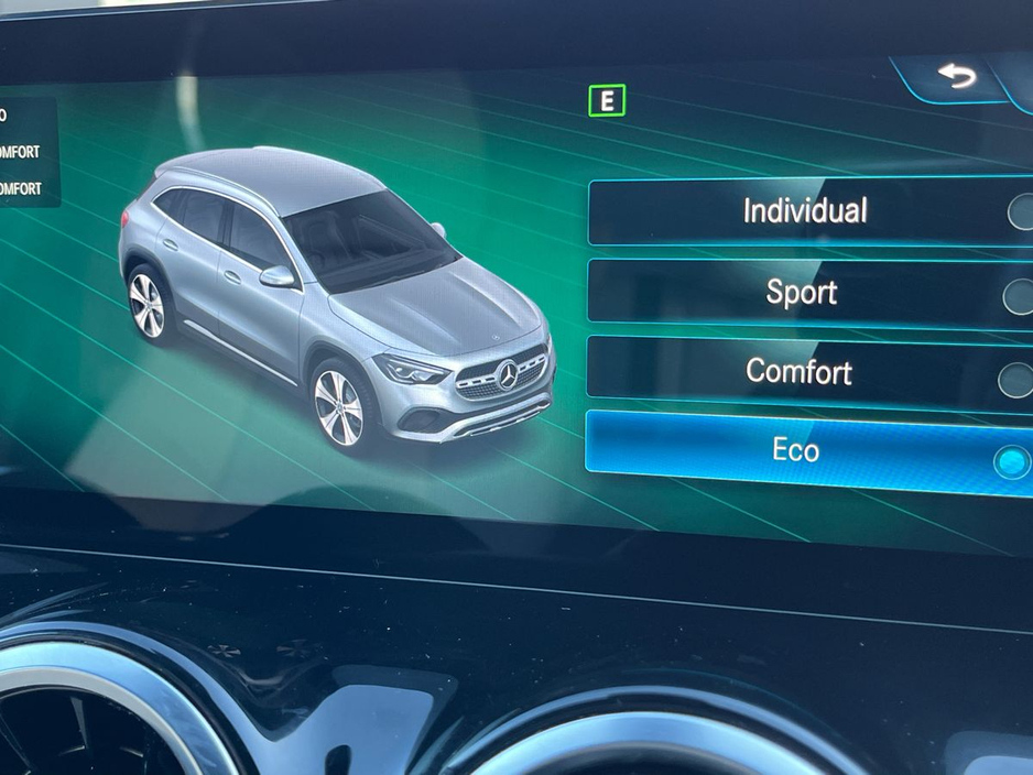 2022 Mercedes-Benz GLA Class - image 26