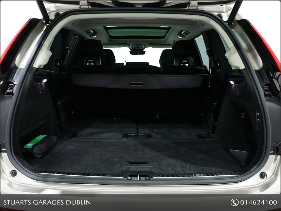 2025 Volvo XC90 - image 35