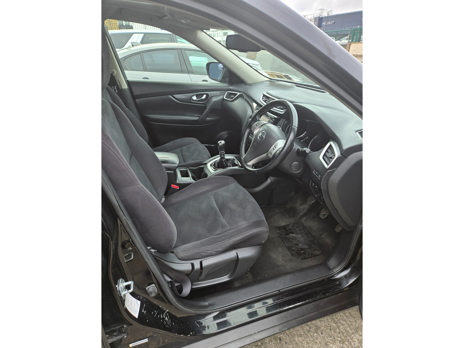 2015 Nissan X-Trail - image 9