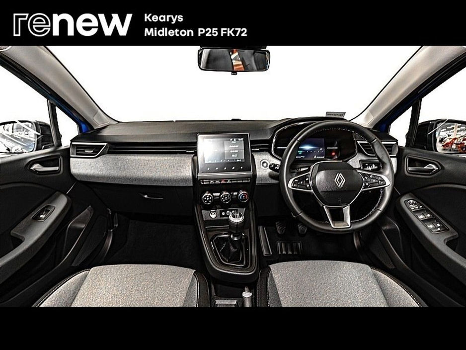 2025 Renault Clio - image 8