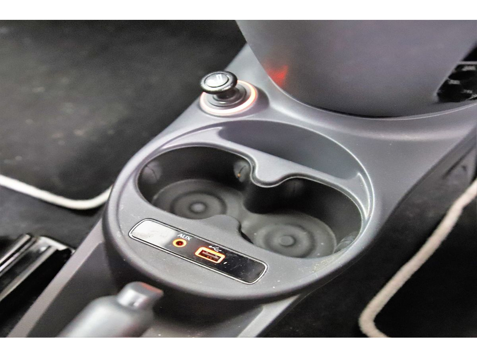 2017 Fiat 500 - image 24