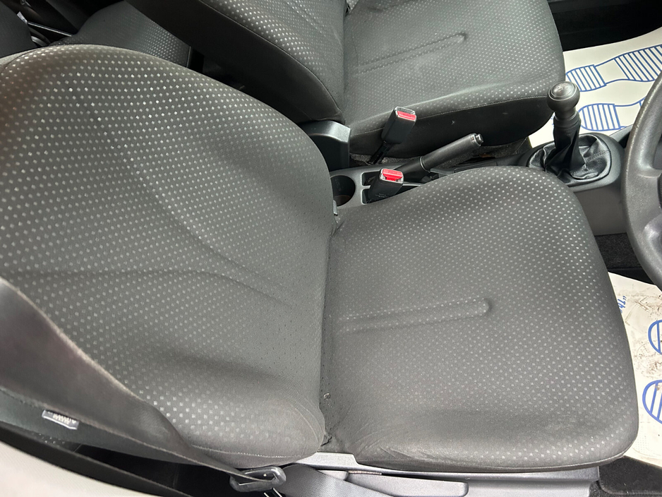 2011 Toyota Yaris 1.0 VVT-i 3Dr Sport €4,950