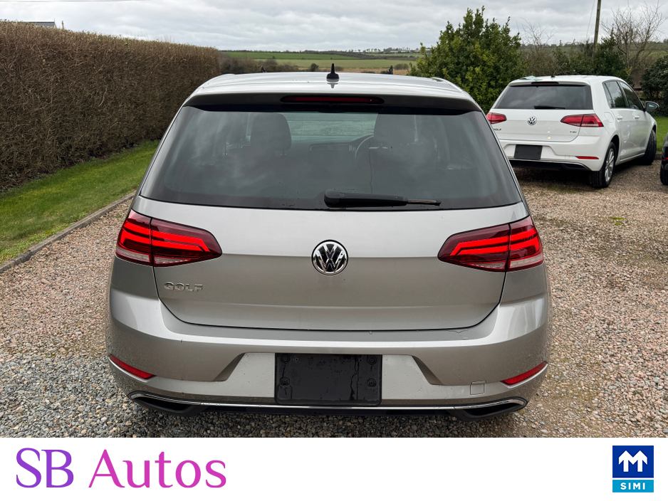 2019 Volkswagen Golf - image 4