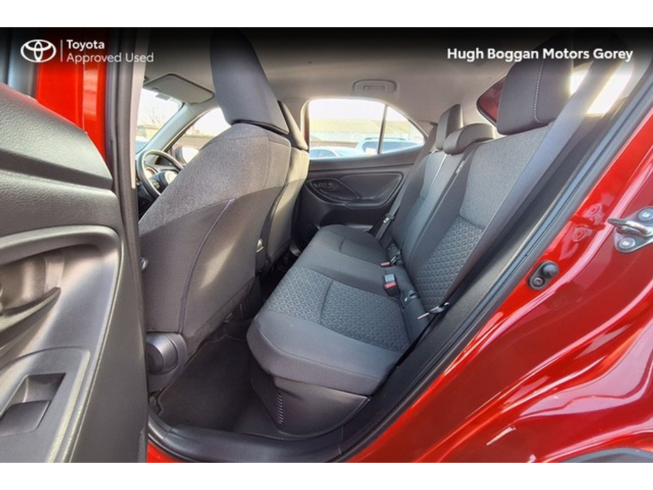 2023 Toyota Yaris Cross - image 7