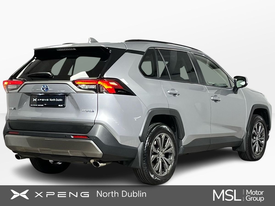 2024 Toyota Rav4 - image 3