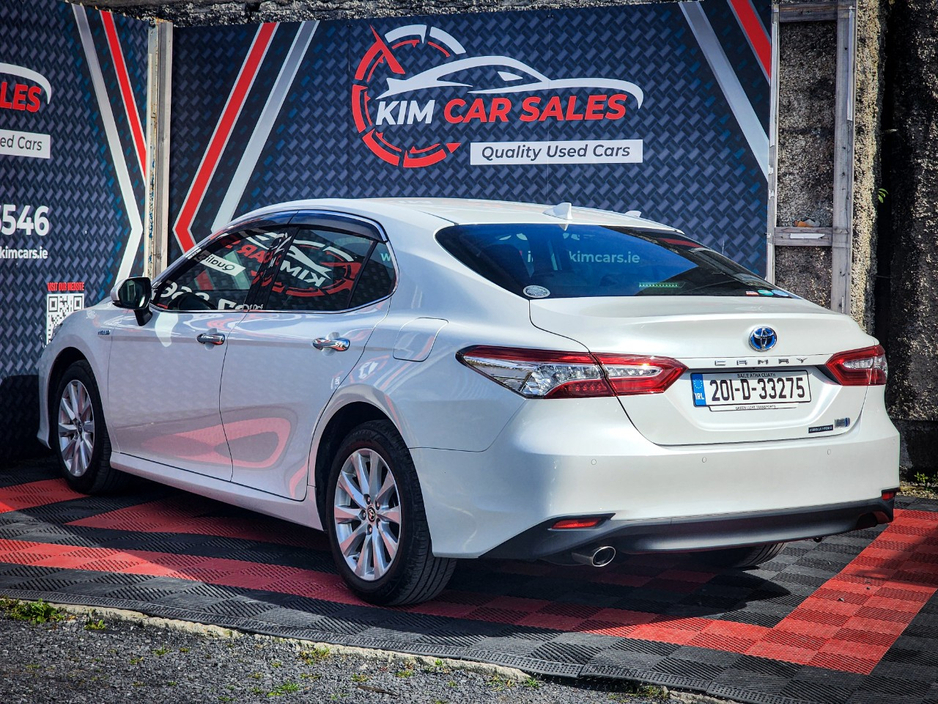 2020 Toyota Camry - image 11